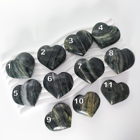 Green Rabbit Hair Quartz Heart Crystal Carving Healing Crystal - Picture 3 of 10